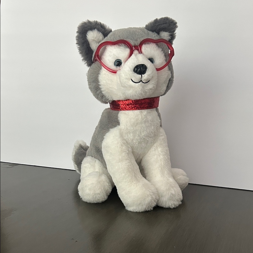 FAO SCHWARZ Adorable Gray and White PLUSH Husky Dog with Red Glasses